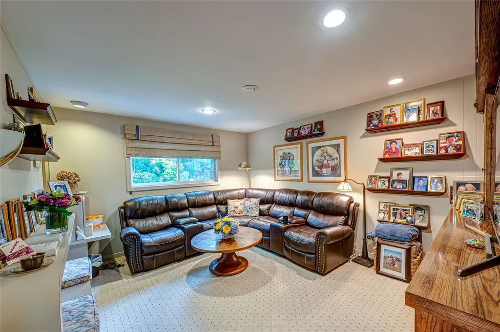 98 Shrub Hollow Road Roslyn NY 11576