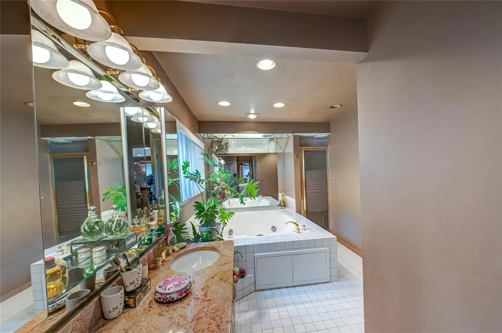 98 Shrub Hollow Road Roslyn NY 11576