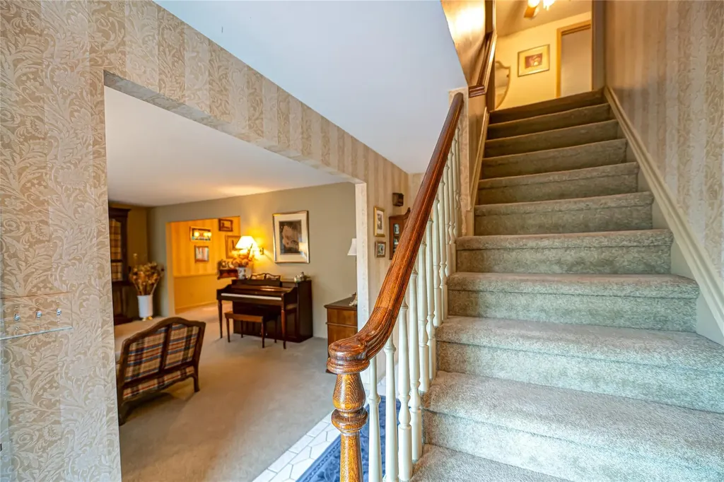 98 Shrub Hollow Road Roslyn NY 11576