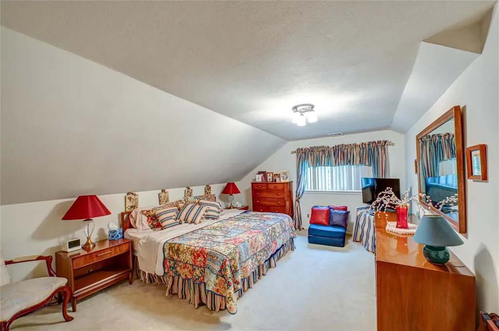 98 Shrub Hollow Road Roslyn NY 11576