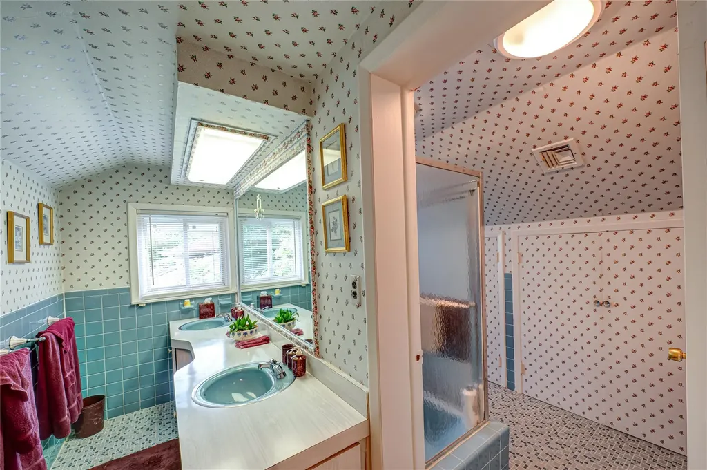 98 Shrub Hollow Road Roslyn NY 11576