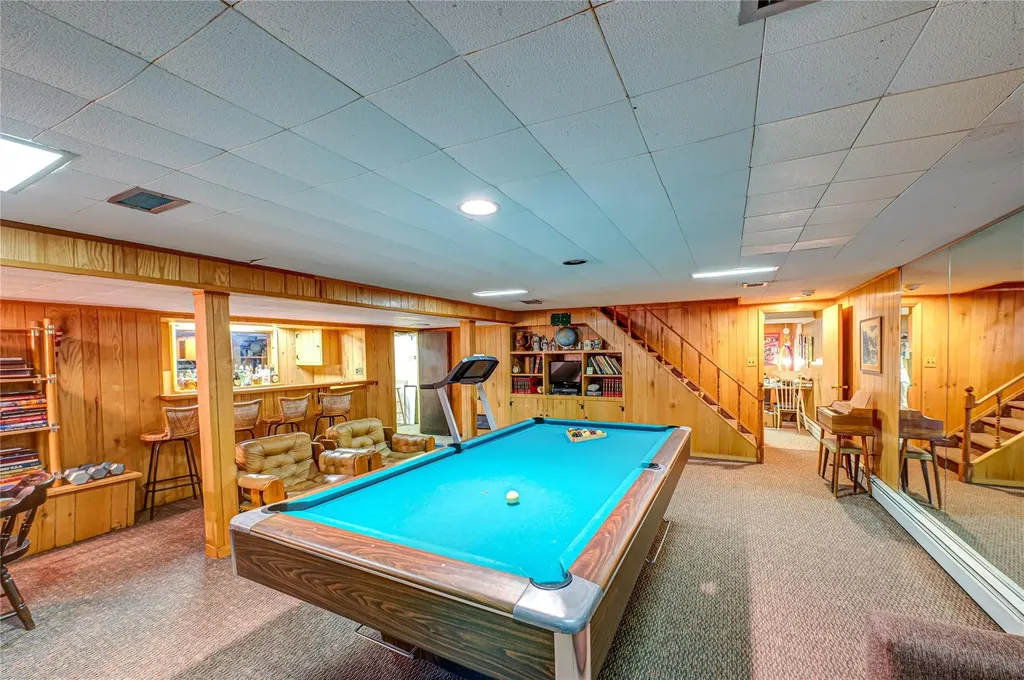 98 Shrub Hollow Road Roslyn NY 11576