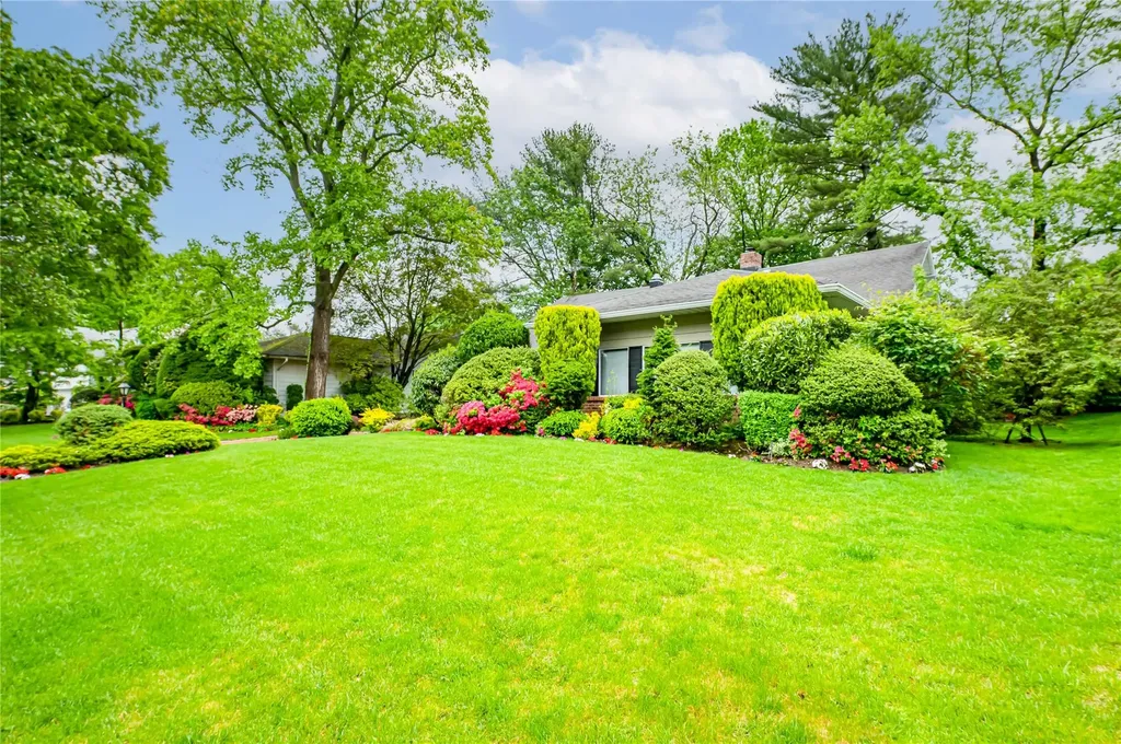 98 Shrub Hollow Road Roslyn NY 11576