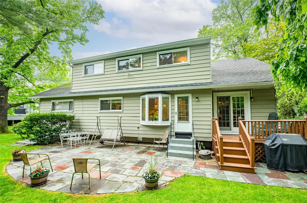 98 Shrub Hollow Road Roslyn NY 11576