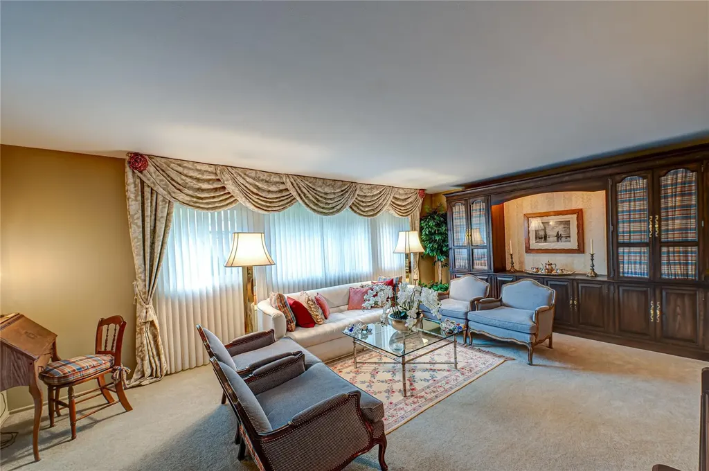 98 Shrub Hollow Road Roslyn NY 11576
