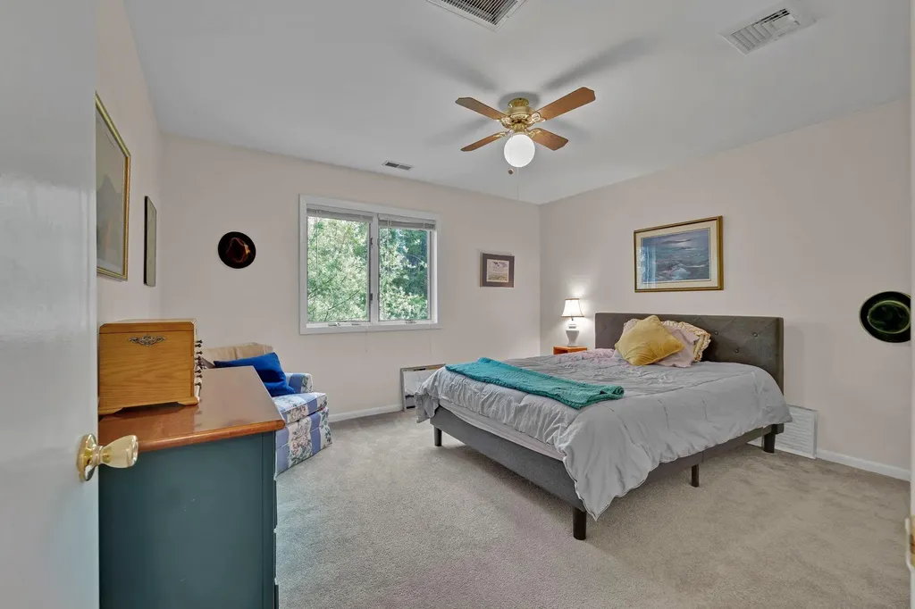 6 Edgewater Road Poughkeepsie NY 12603