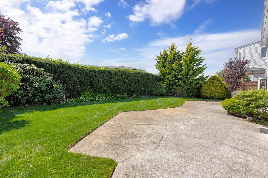 3188 Denton Drive Merrick NY 11566