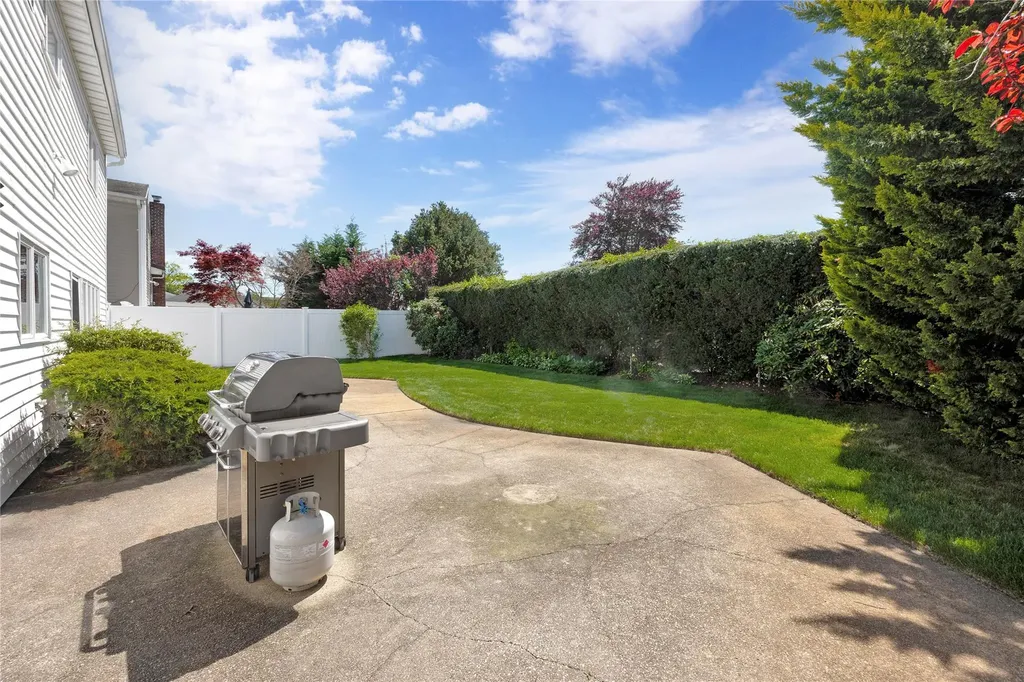 3188 Denton Drive Merrick NY 11566