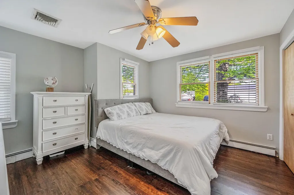 1013 10th Street West Babylon NY 11704