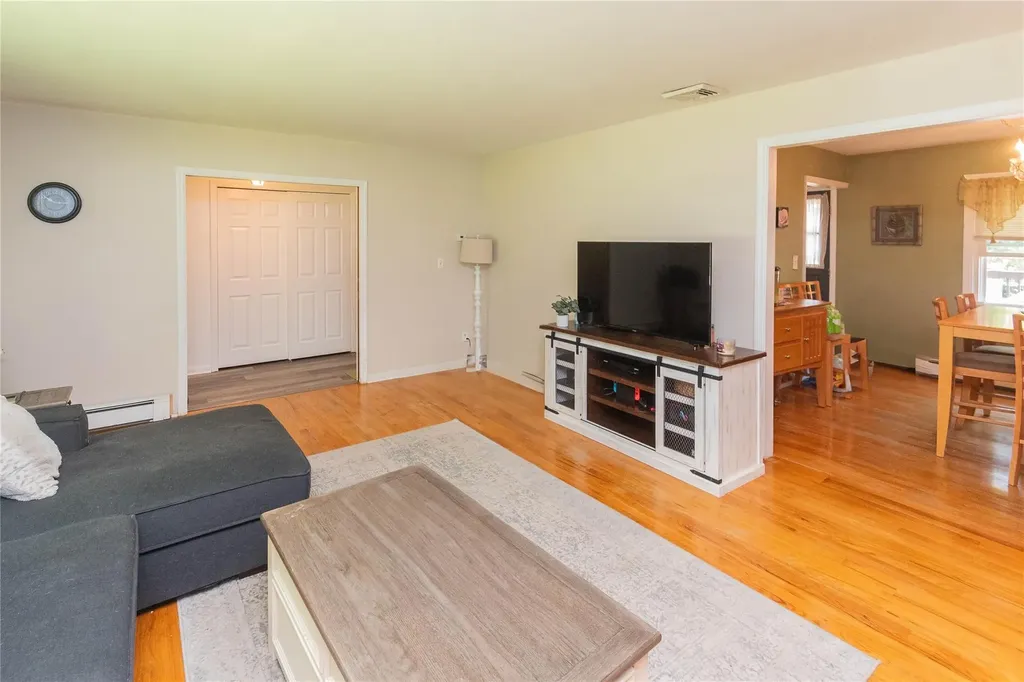 184 Cedar Valley Road Poughkeepsie NY 12603
