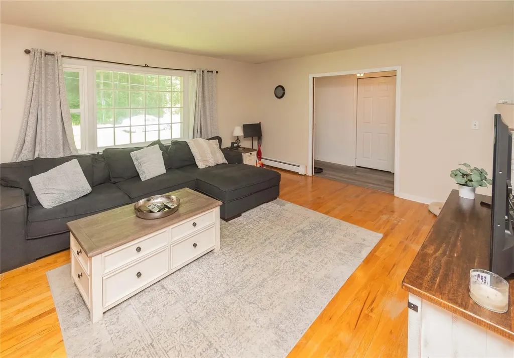 184 Cedar Valley Road Poughkeepsie NY 12603
