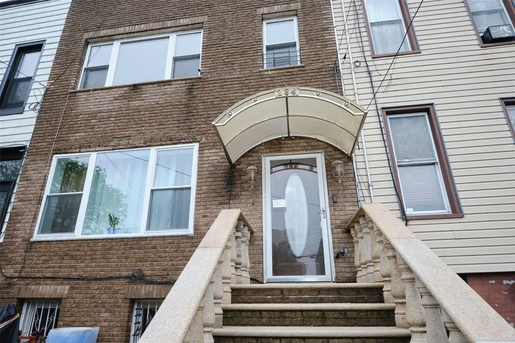 284 Hemlock Street Brooklyn NY 11208