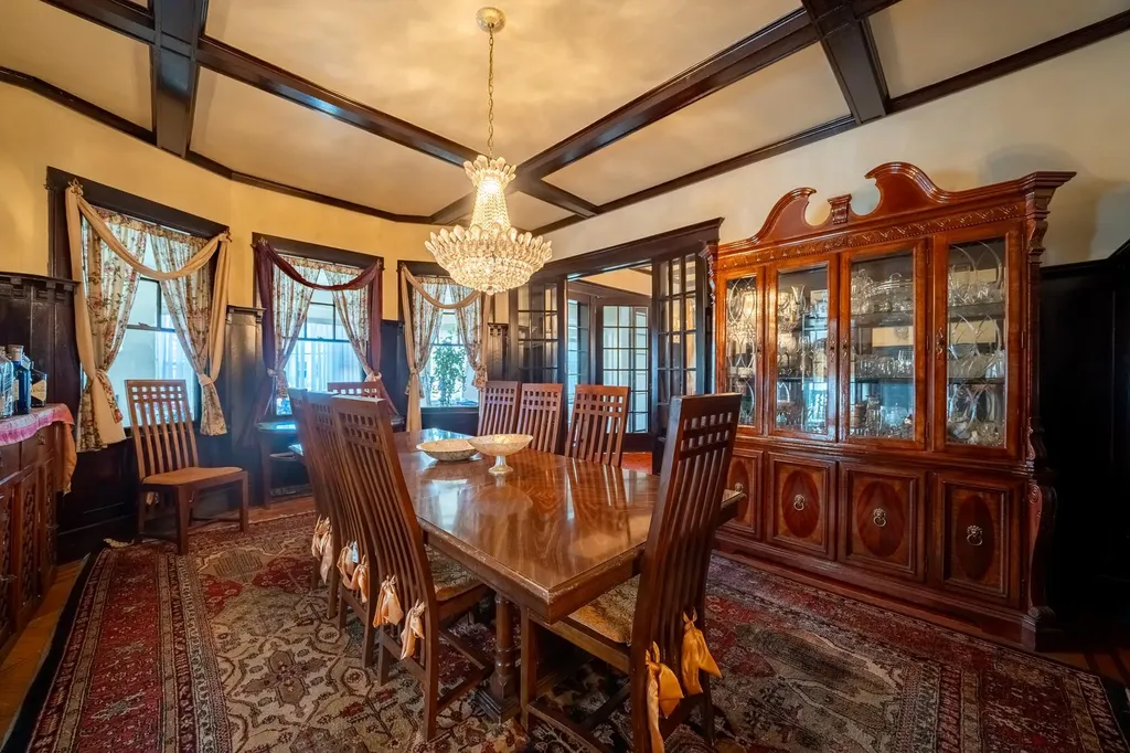 536 Albemarle Road Cedarhurst NY 11516