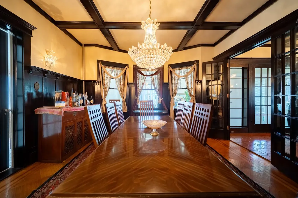 536 Albemarle Road Cedarhurst NY 11516