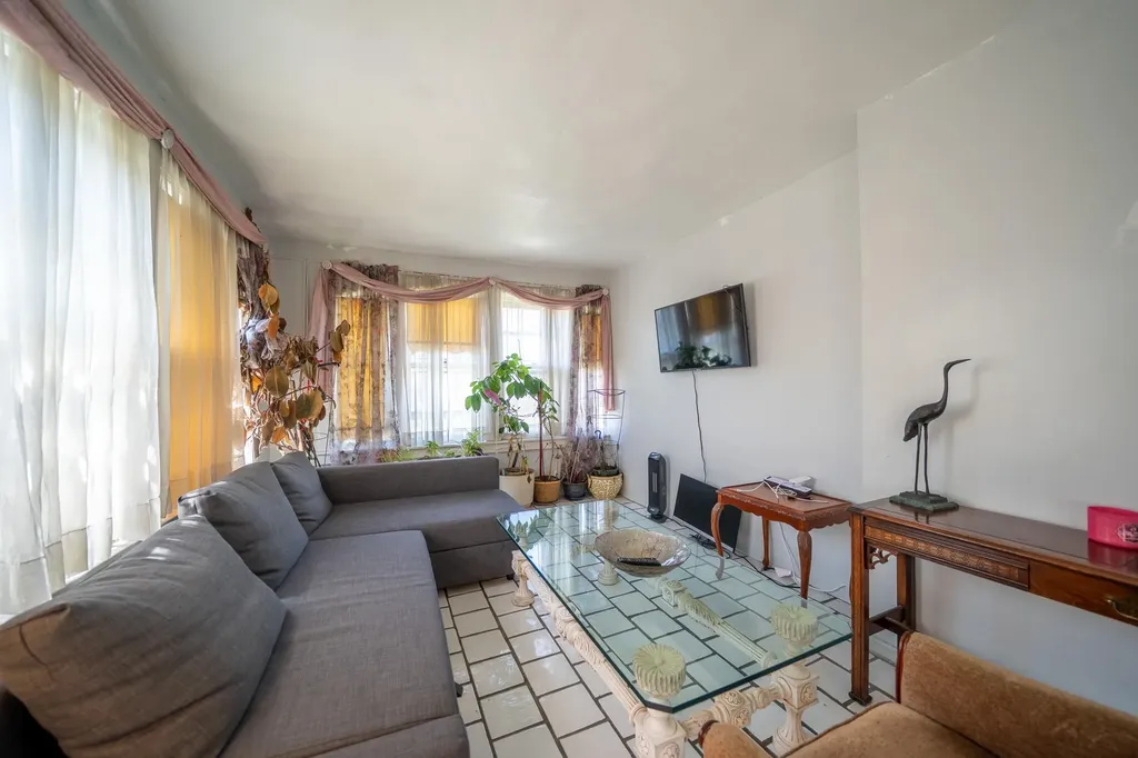 536 Albemarle Road Cedarhurst NY 11516