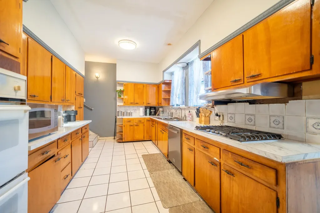 536 Albemarle Road Cedarhurst NY 11516