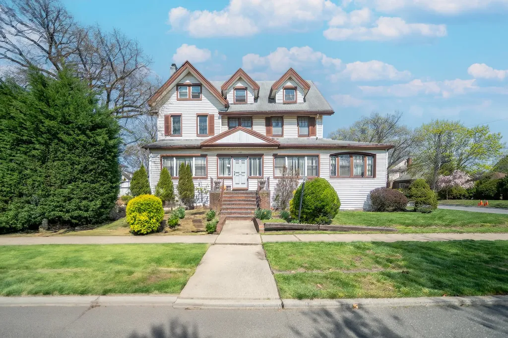 536 Albemarle Road Cedarhurst NY 11516