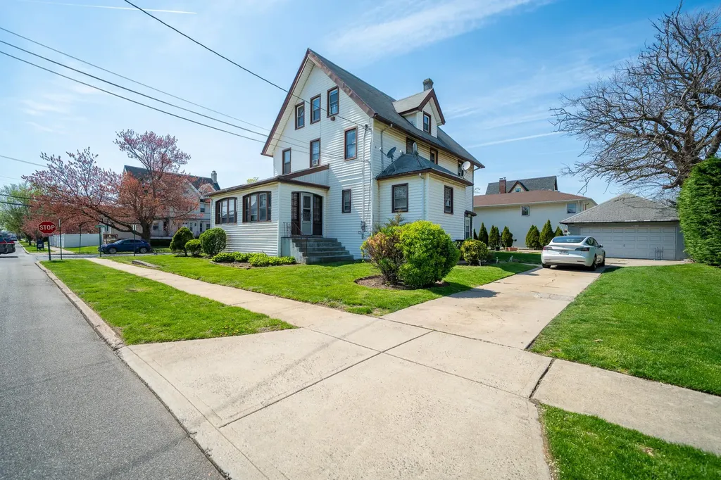 536 Albemarle Road Cedarhurst NY 11516