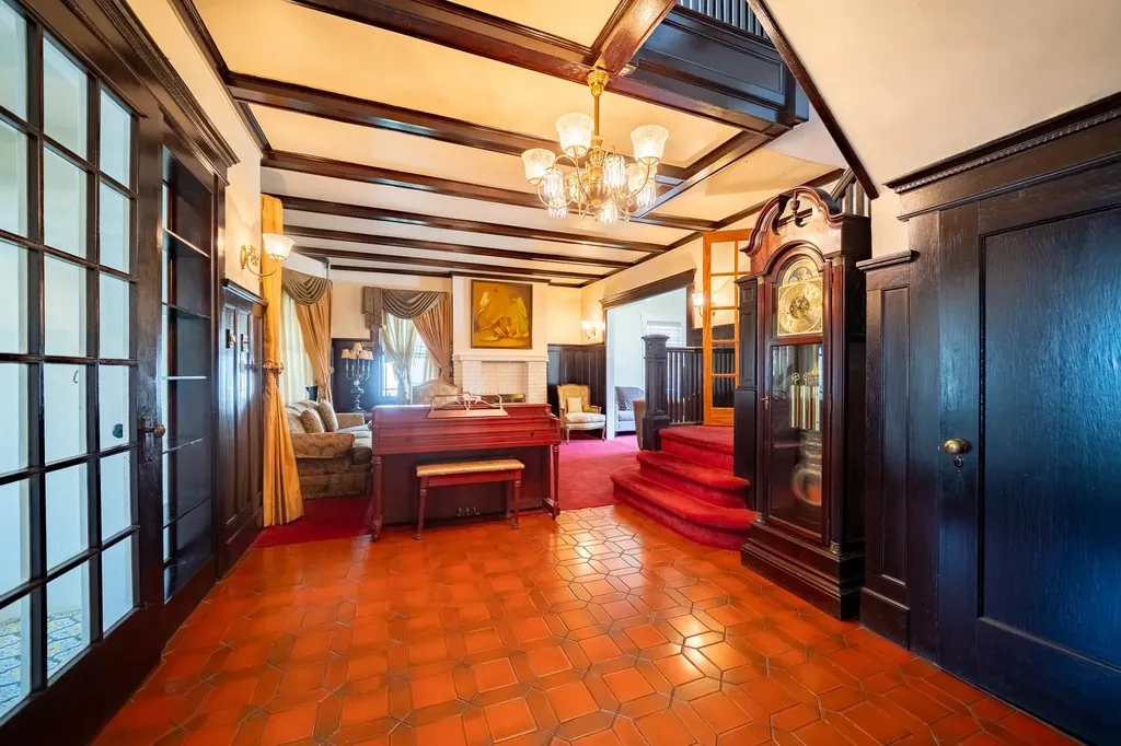 536 Albemarle Road Cedarhurst NY 11516