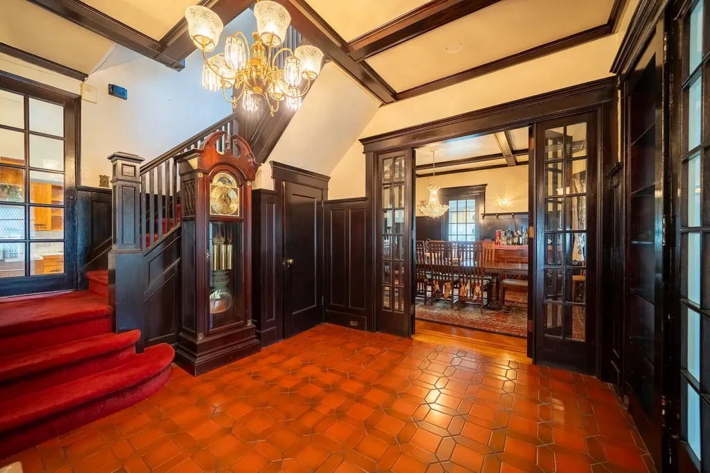 536 Albemarle Road Cedarhurst NY 11516