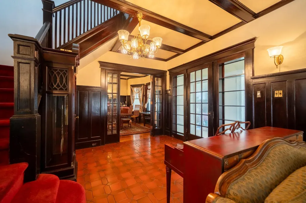 536 Albemarle Road Cedarhurst NY 11516
