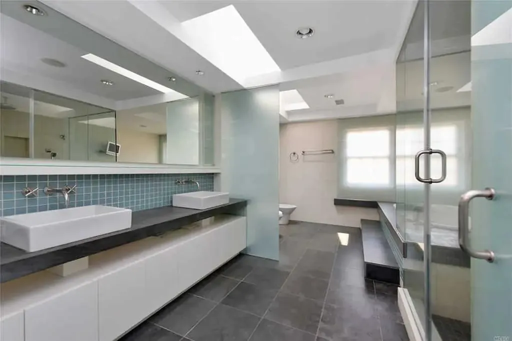333 Baltustrol Circle Roslyn NY 11576