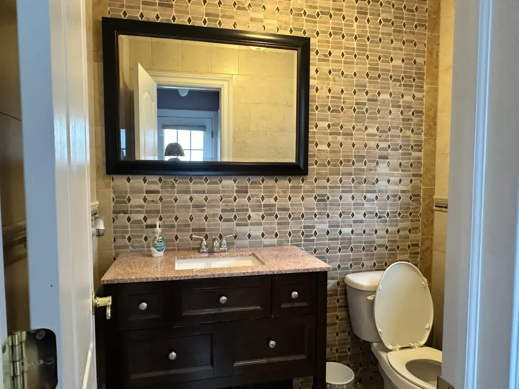 1515 Sweetman Avenue Elmont NY 11003