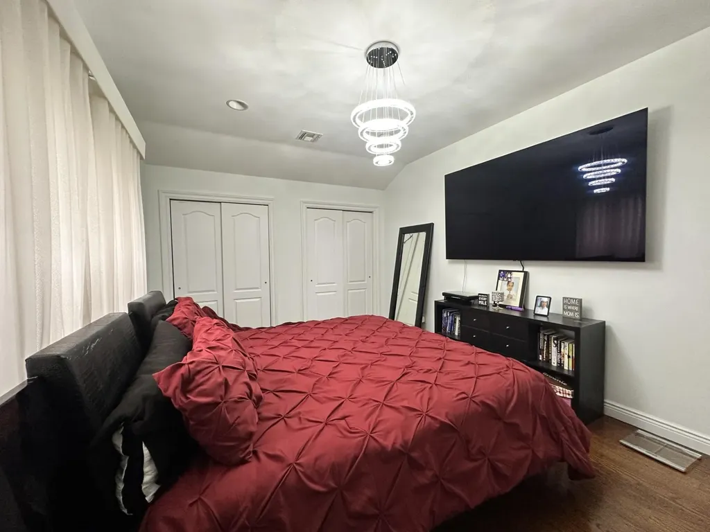 1515 Sweetman Avenue Elmont NY 11003