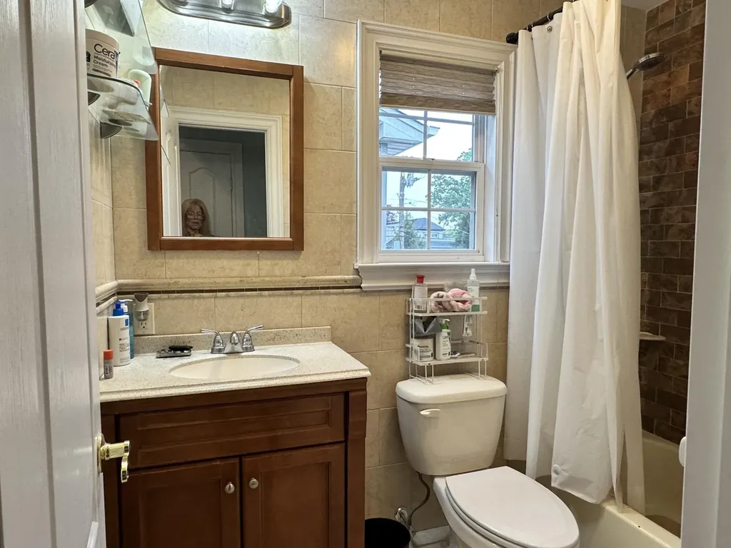 1515 Sweetman Avenue Elmont NY 11003