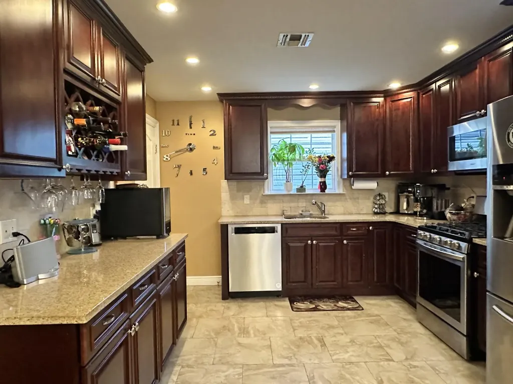 1515 Sweetman Avenue Elmont NY 11003