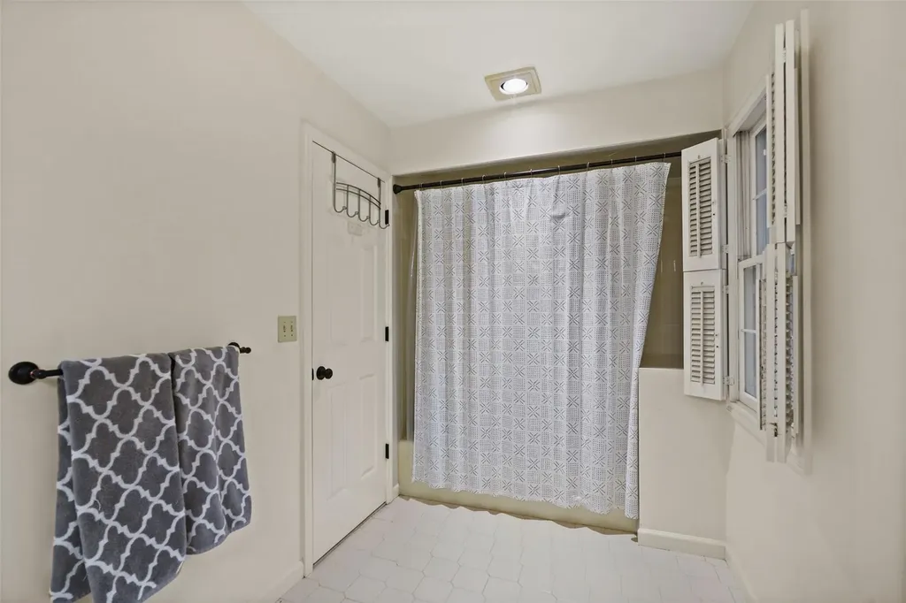 2301 Regent Drive Mount Kisco NY 10549