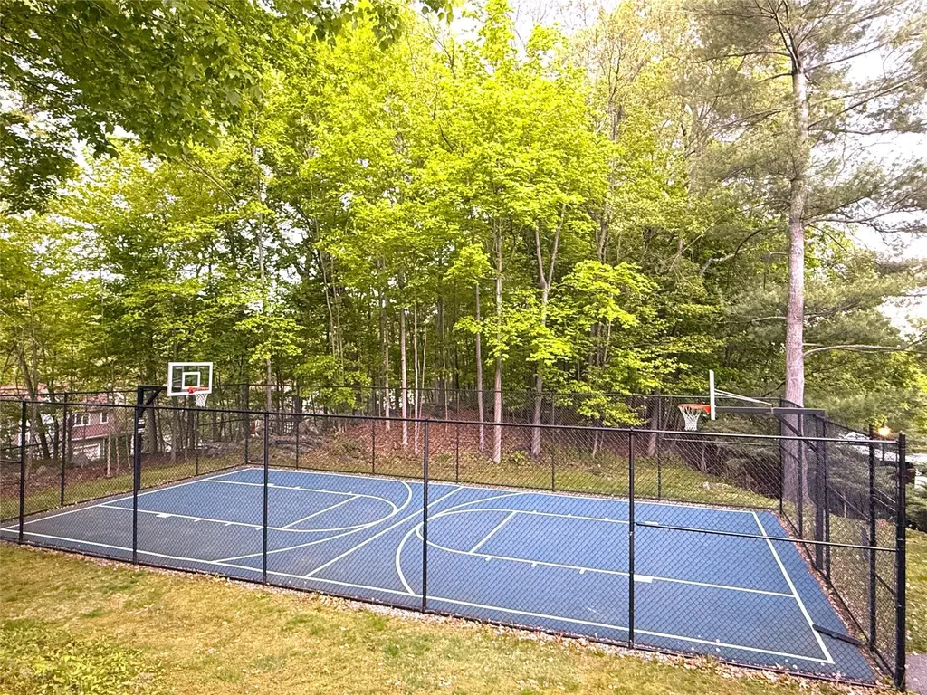 2301 Regent Drive Mount Kisco NY 10549