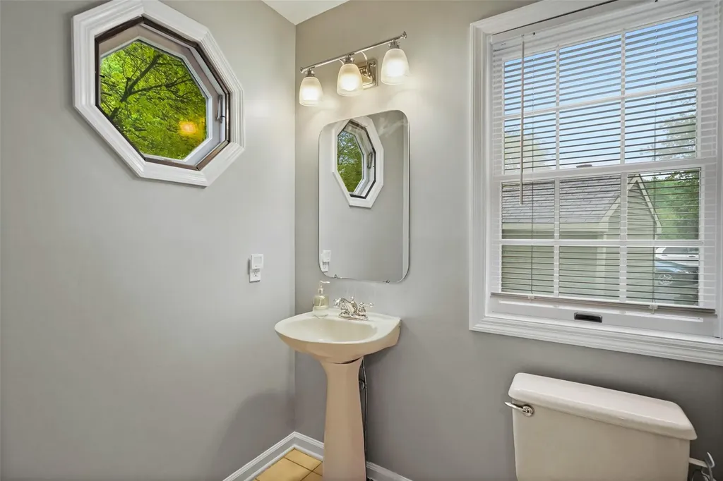 2301 Regent Drive Mount Kisco NY 10549