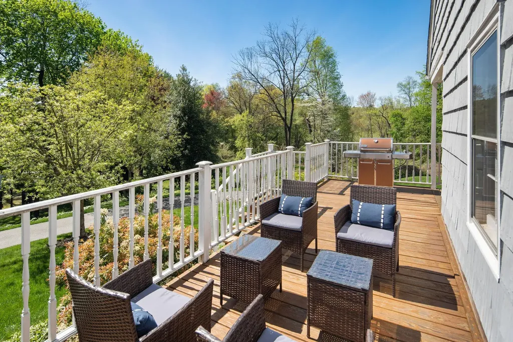 12 Pond Hill Road Chappaqua NY 10514