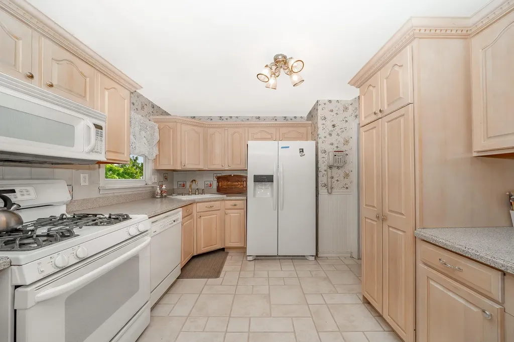11 Durham Road New Hyde Park NY 11040