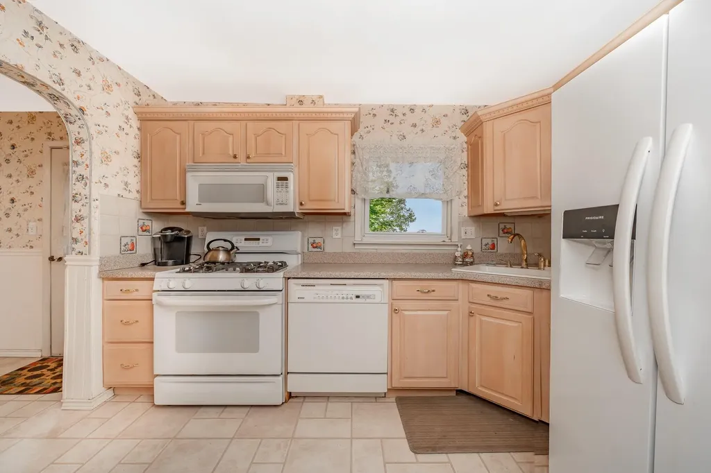 11 Durham Road New Hyde Park NY 11040