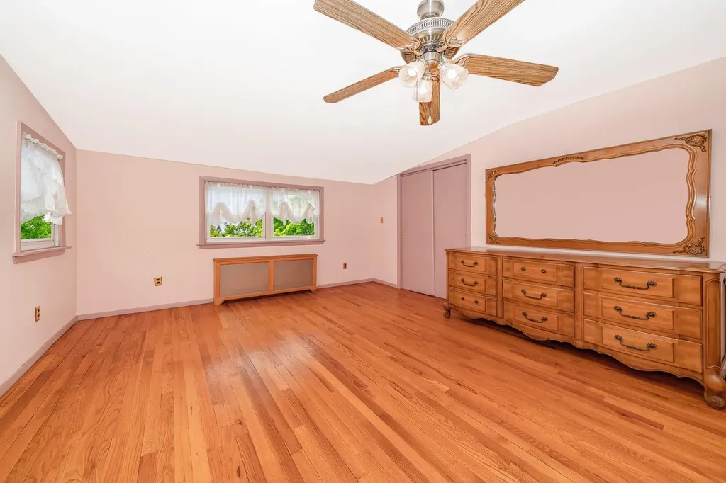 11 Durham Road New Hyde Park NY 11040