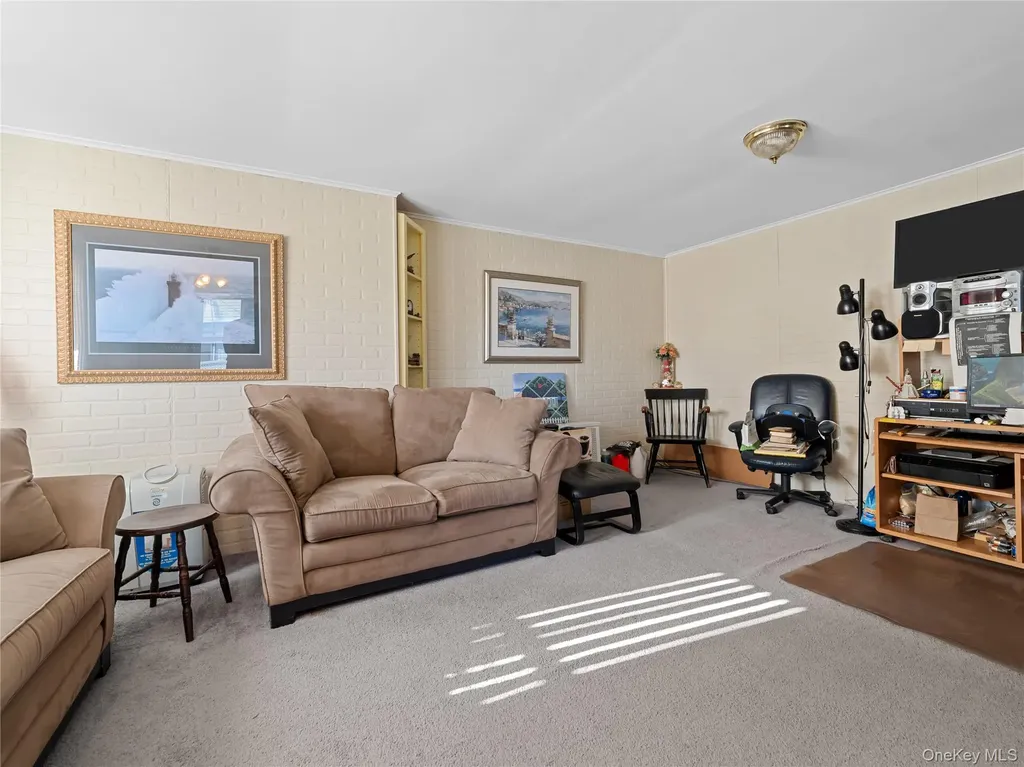 8 Savoy Avenue Elmont NY 11003
