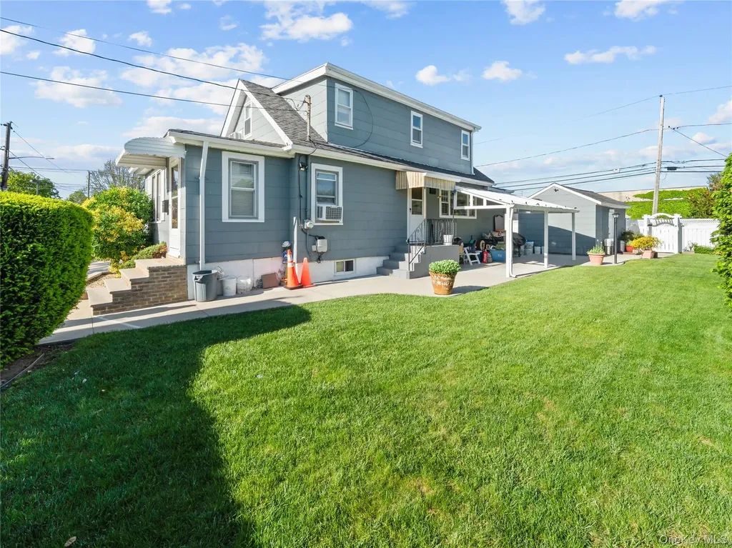 8 Savoy Avenue Elmont NY 11003