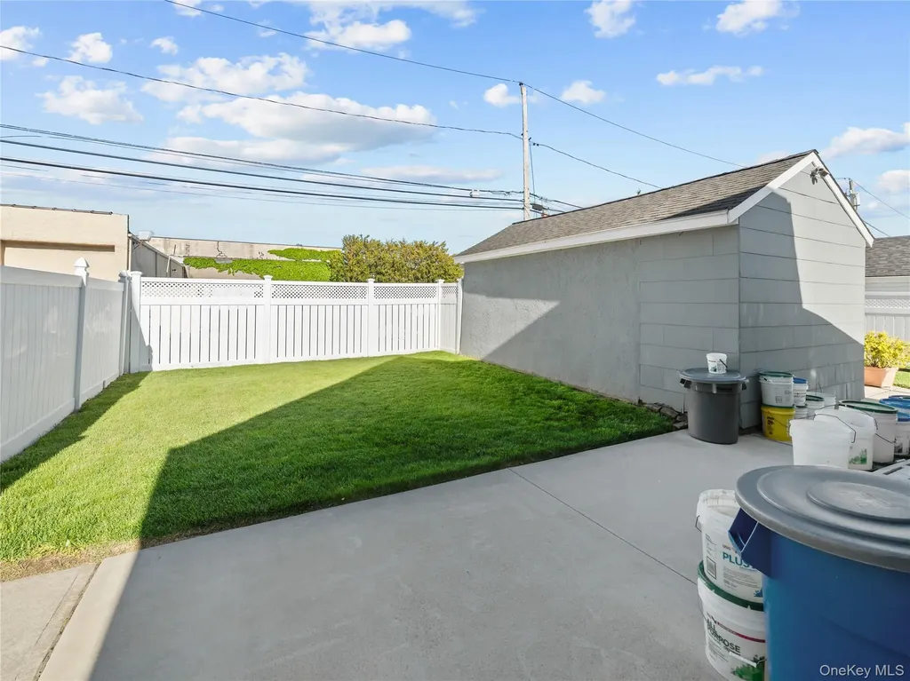 8 Savoy Avenue Elmont NY 11003