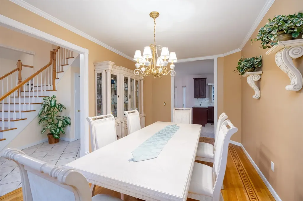 2175 Helene Avenue Merrick NY 11566