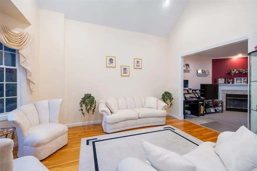 2175 Helene Avenue Merrick NY 11566
