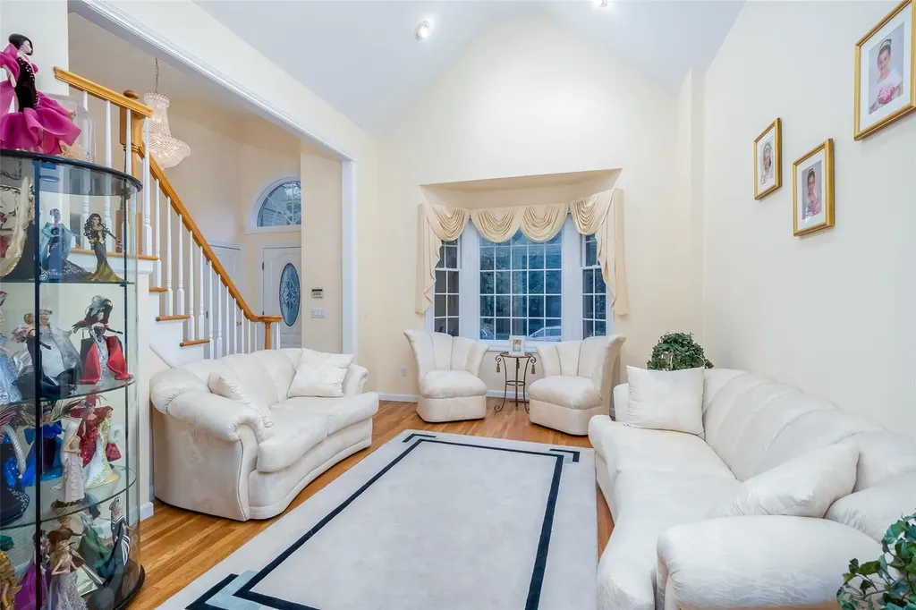 2175 Helene Avenue Merrick NY 11566