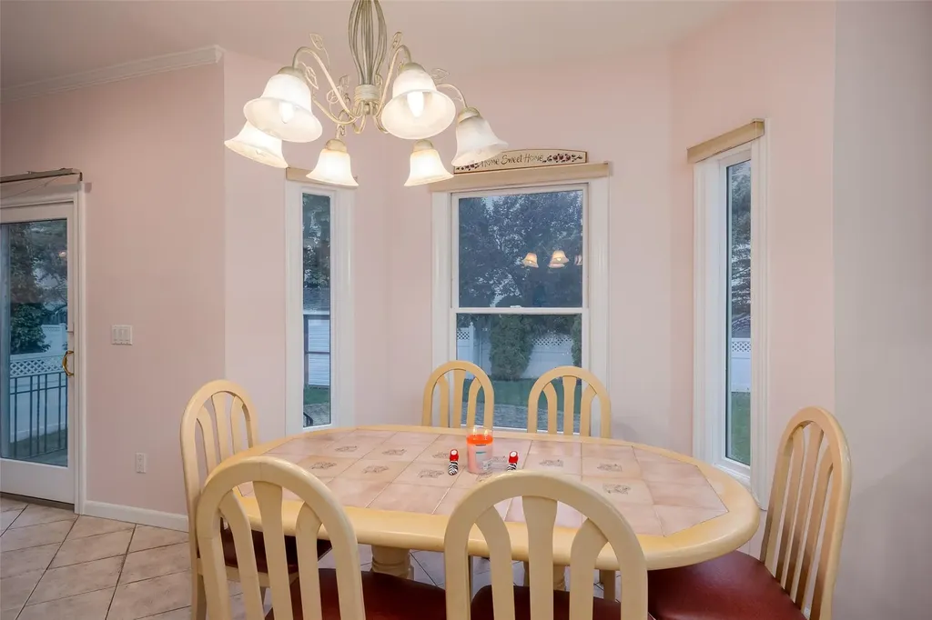 2175 Helene Avenue Merrick NY 11566
