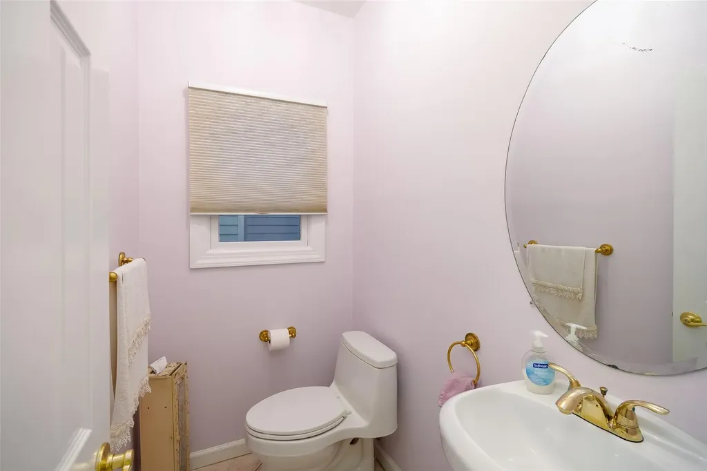 2175 Helene Avenue Merrick NY 11566