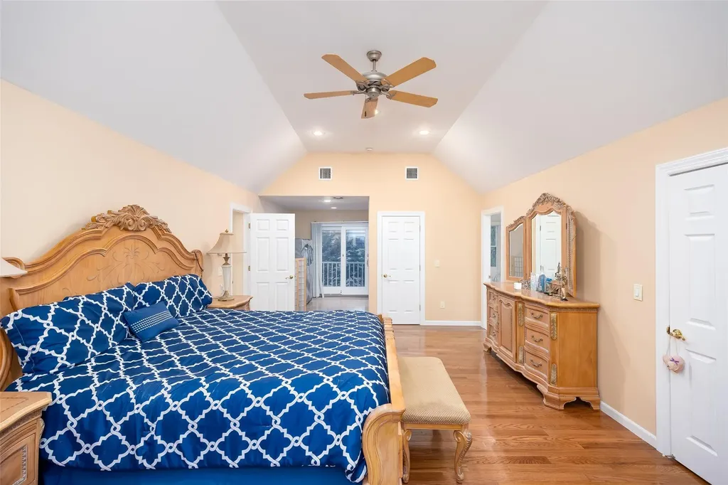 2175 Helene Avenue Merrick NY 11566