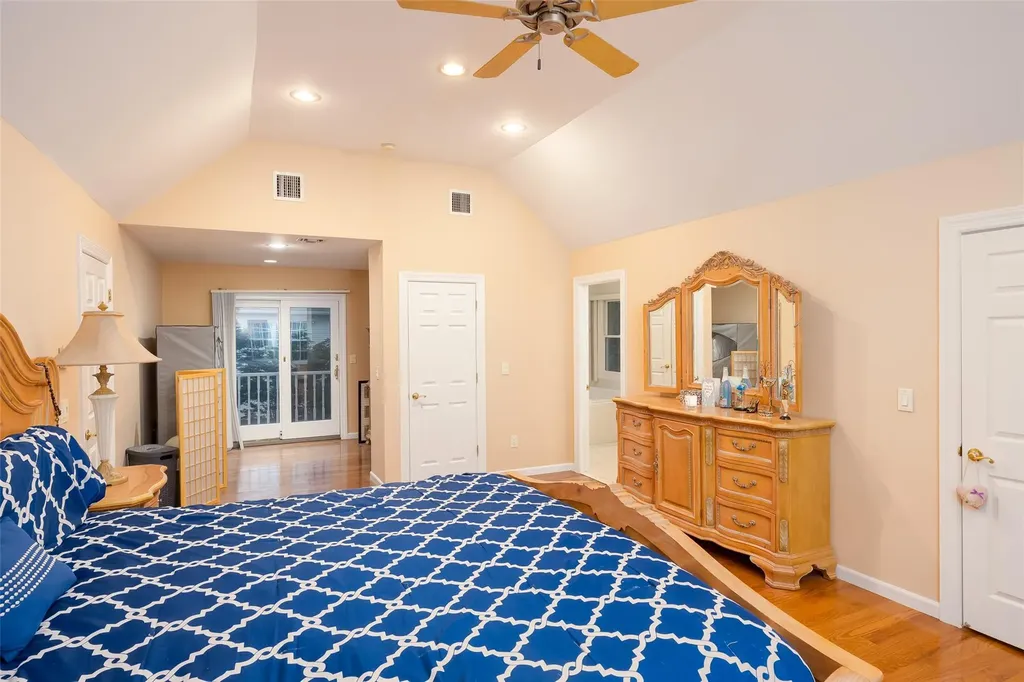 2175 Helene Avenue Merrick NY 11566