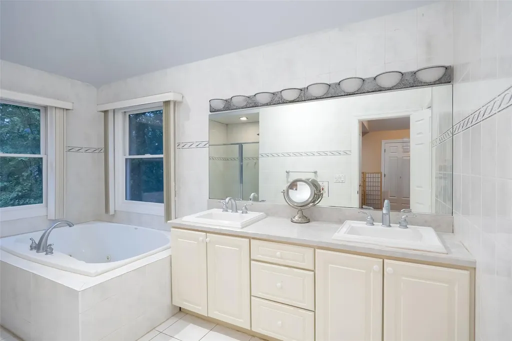 2175 Helene Avenue Merrick NY 11566