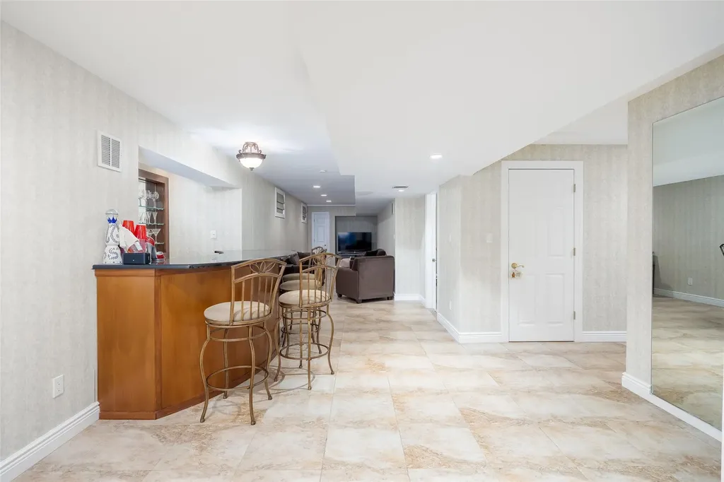 2175 Helene Avenue Merrick NY 11566