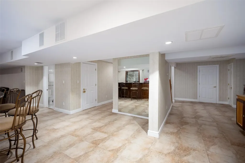 2175 Helene Avenue Merrick NY 11566